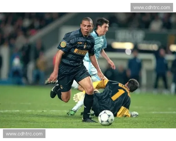 罗纳尔多转会国际米兰背后故事与影响分析